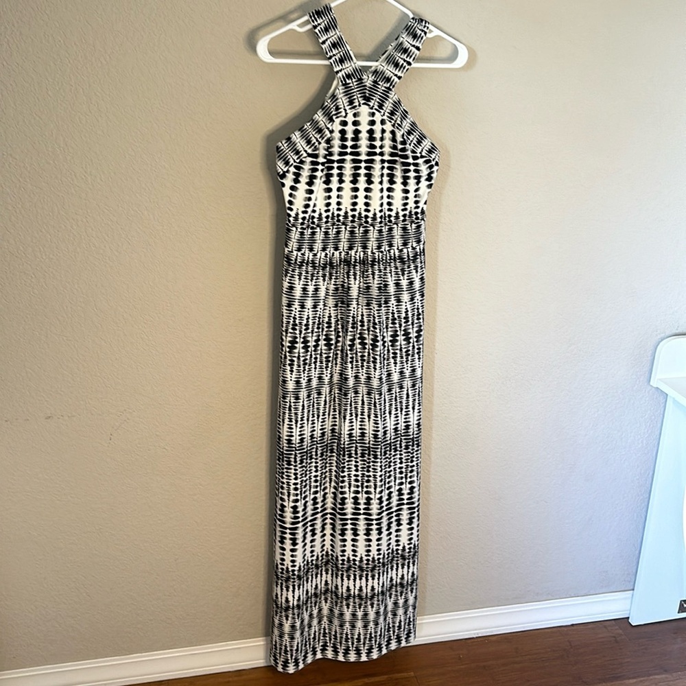 Black and white maxi halter dress sz 4
